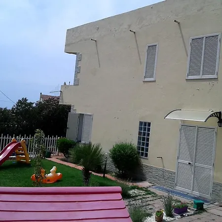 Apartment Economy *